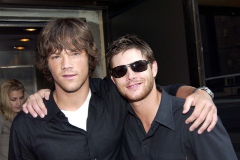 Jensen And Jared Supernatural 3745827 800 536 Jared E Jensen Renovam Para Mais Dois Anos De «Supernatural»