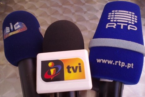 Micros Dos Canais De Televisão Canais Informativos Acompanham Eleições Da Grécia