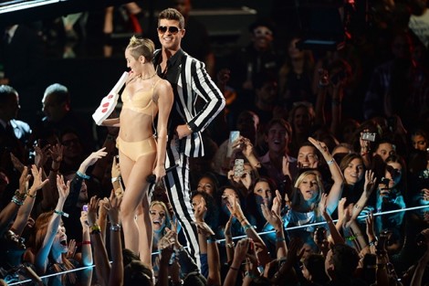 Miley Cyrus Robin Thicke Vma 650A Billy Cyrus E Justin Timberlake Defendem Atuação De Miley Nos «Mtv Vma 2013»