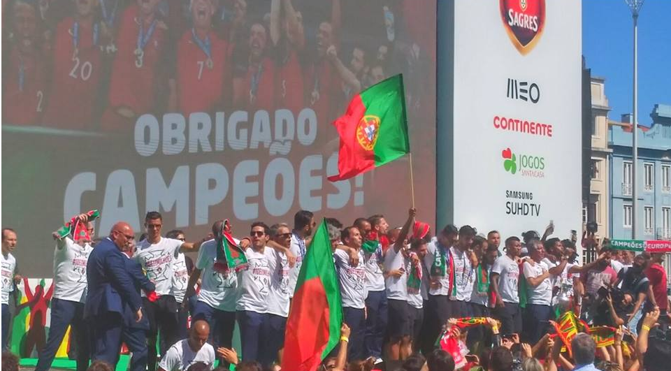 Portugal Iii Portugueses Escolhem Rtp Para Assistir À Chegada Da Seleção A Portugal