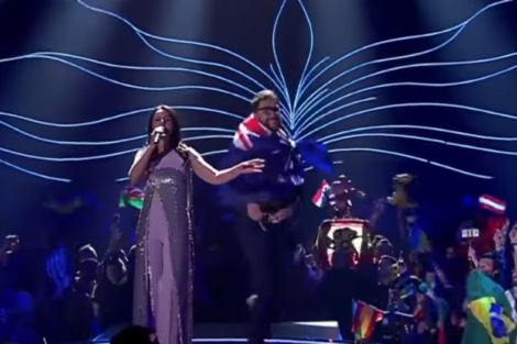 Jamala Jornalista Que Invadiu Palco No «Eurovision Song Contest» Multado