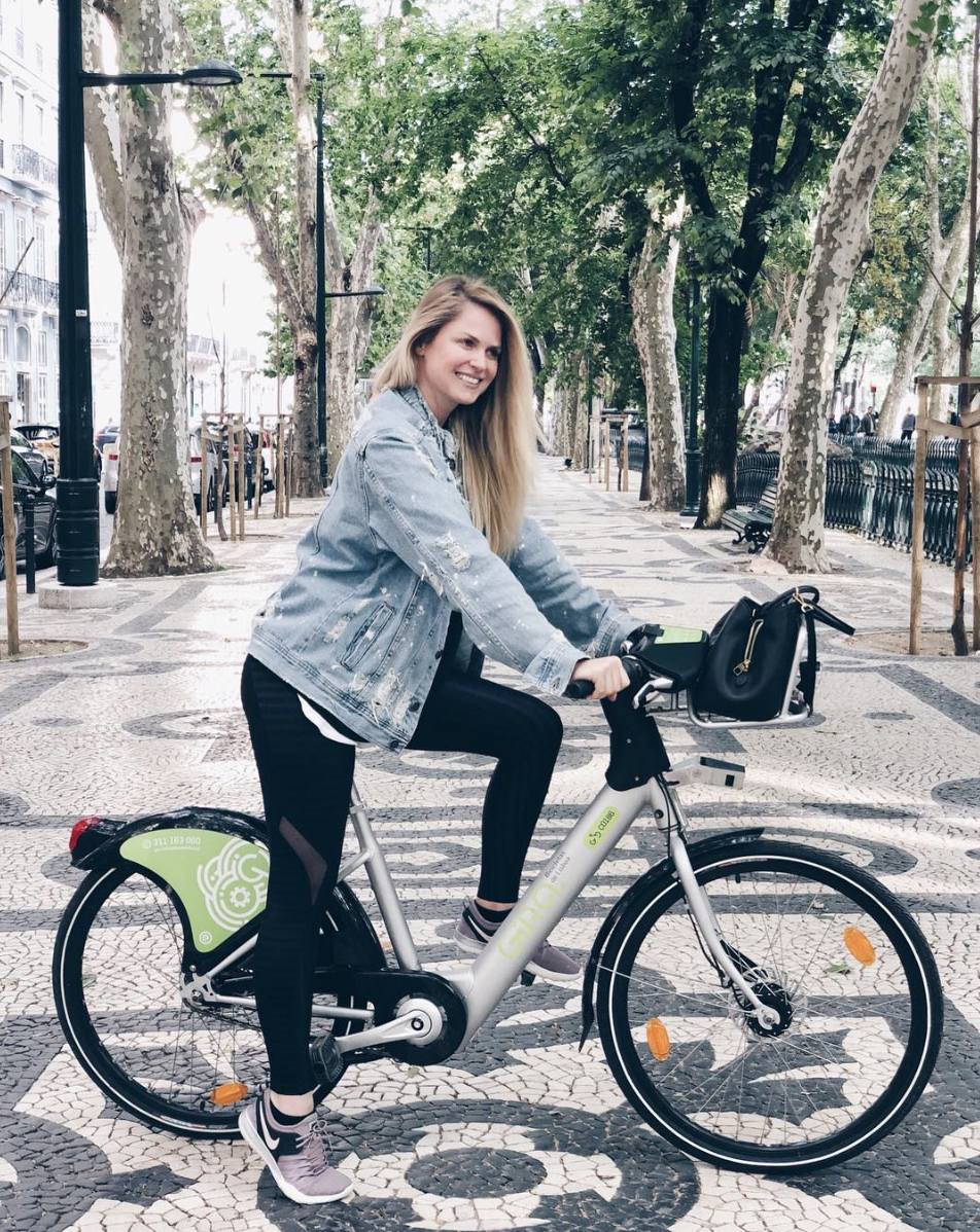 Susana Werner Atriz Atriz Sofre Queda Aparatosa De Bicicleta Eléctrica Em Lisboa