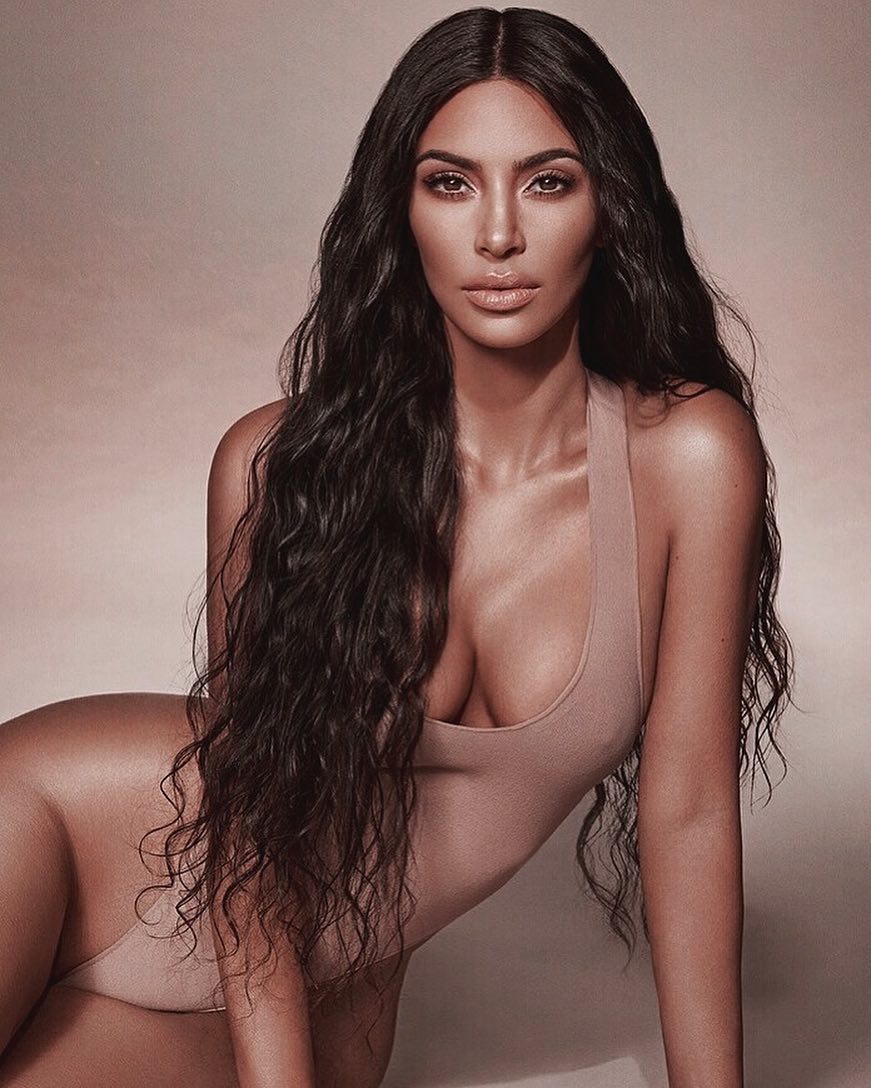 Kimkardashian Kim Kardashian Volta A Arrasar Em Biquíni Reduzido