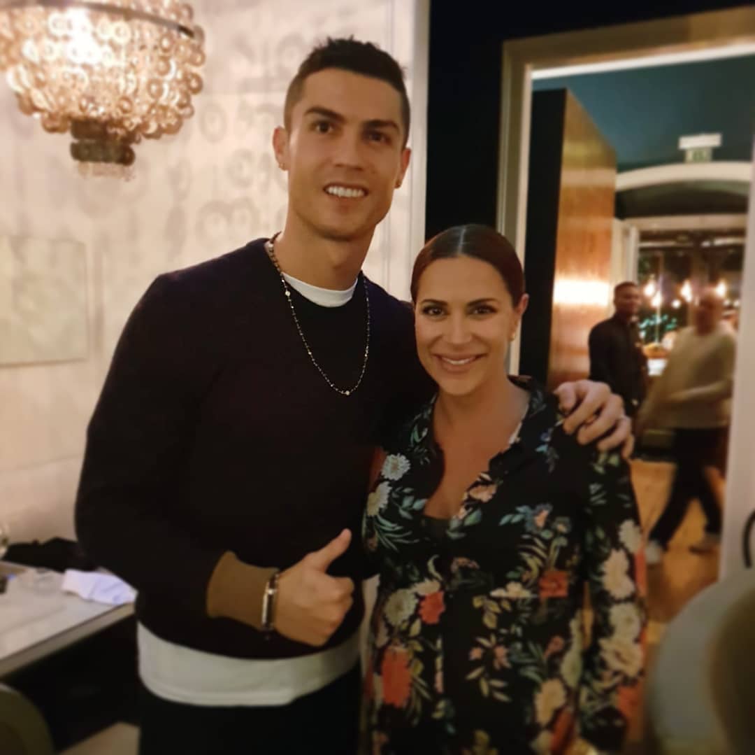 Dania Neto Cristiano Ronaldo Cristiano Ronaldo Está Em Lisboa E Dânia Neto Encontra-O Em Restaurante. Veja A Foto