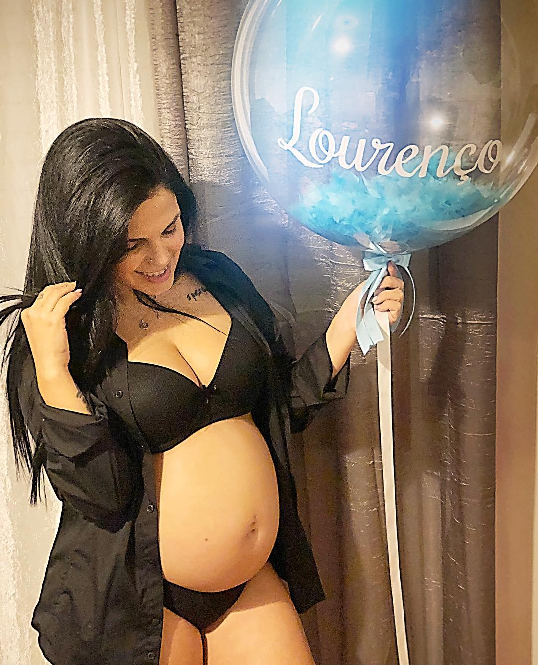 tatiana boa nova Aos 8 meses de gravidez, Tatiana Boa Nova mostra barrigão