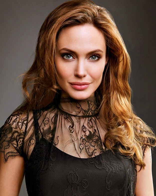 3 5 Atriz norte-americana critica Angelina Jolie: "É uma bruxa"