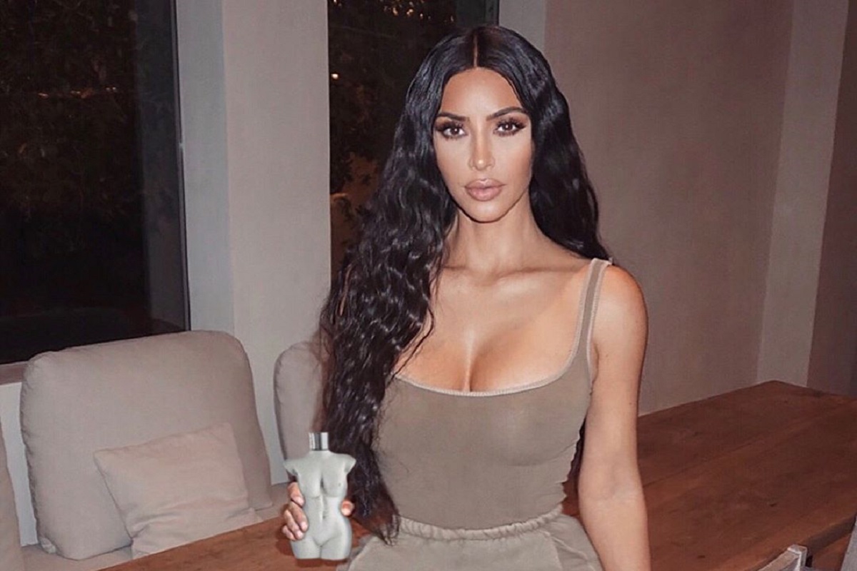 Kim Kardashian Kim Kardashian Sofre De Doença De Pele. Socialite Está Em Tratamentos