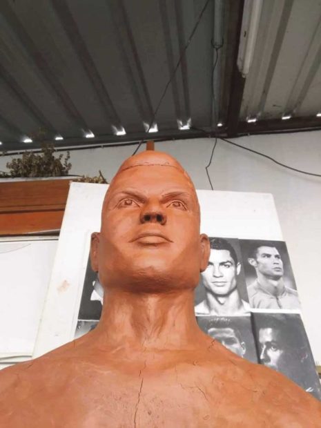 Cristiano Ronaldo Em Chocolate 696X928 Depois Do Busto, Cristiano Ronaldo Tem Estátua Em Chocolate Avaliada Em 4 Mil Euros