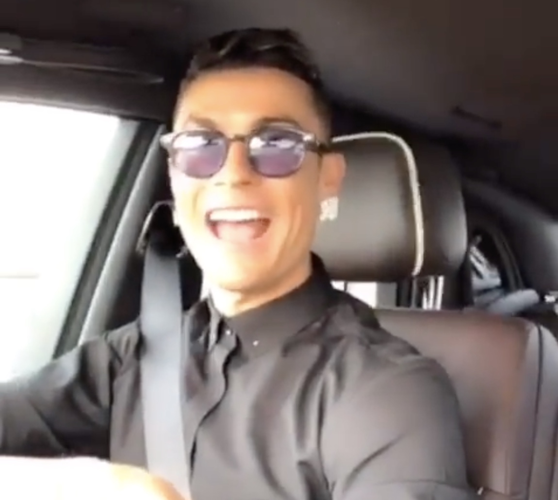 Cristiano Ronaldo Canta Carro Inesperado! Cristiano Ronaldo E Família Cantam Durante Viagem De Carro