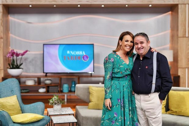 taniaribas "Bora miúda!": Em dia de estreia, Tânia Ribas de Oliveira teve apoiante especial
