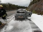 simone de oliveira carro arder 1 Simone de Oliveira mostra carro em que seguia a arder: "Alugar estes carros é terrorismo"