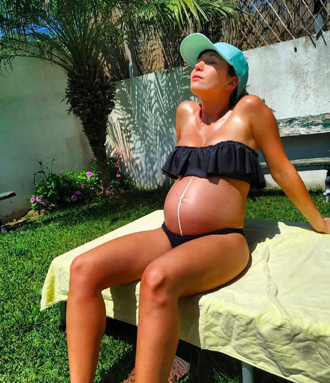 sofia arruda Grávida de 7 meses, Sofia Arruda coloca a "barrigona" ao sol
