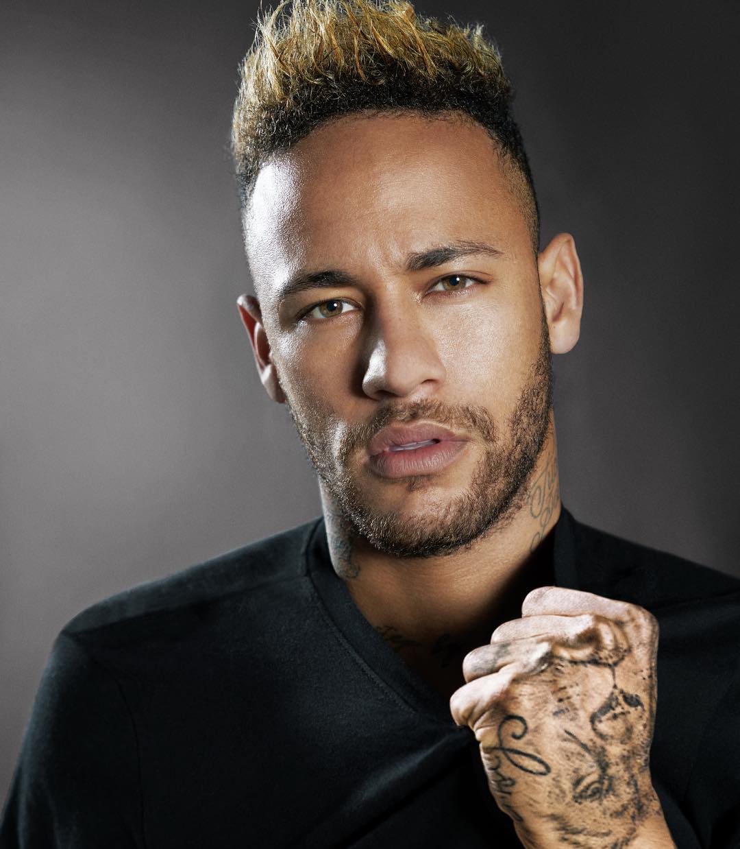 Neymar Mulher Que Acusa Neymar De Violação Tem Dívida De Mais De Seis Mil Euros
