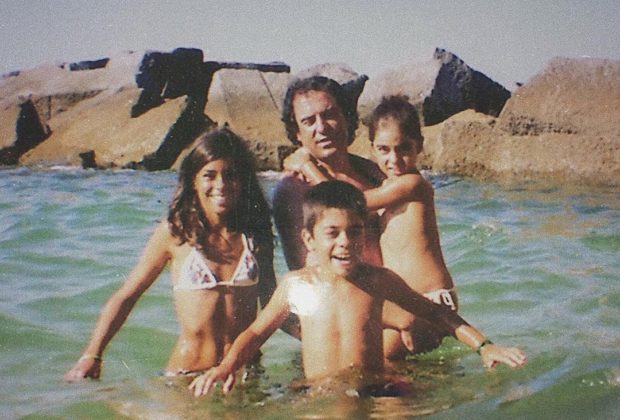 carolinaloureiro Nostalgia! Carolina Loureiro mostra fotografia de infância com a família