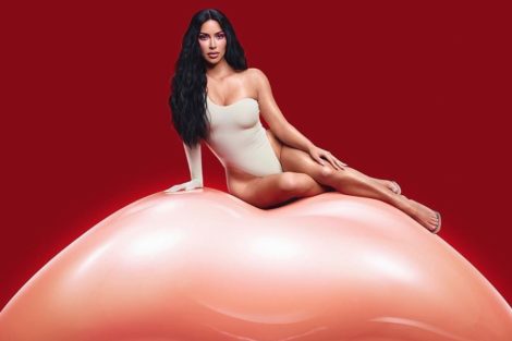 Kim Kardashian E1566396631394 Photoshop Volta A Ser Protagonista Em Publicação Das Kardashian