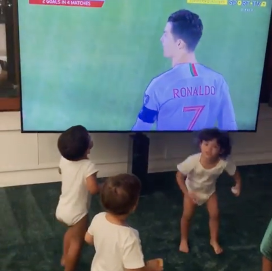 Cristiano Ronaldo Filhos Vídeo: Cristiano Ronaldo Marca Quatro Golos E Deixa Filhos Eufóricos