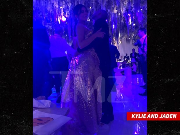 kylie jenner Após divórcio, Kylie Jenner é vista com ex-namorado
