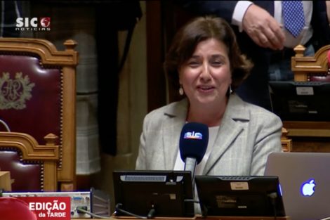 Anabela Neves Jornalista Anabela Neves Deixa A Sic E Recebe Palmas Dos Colegas No Parlamento