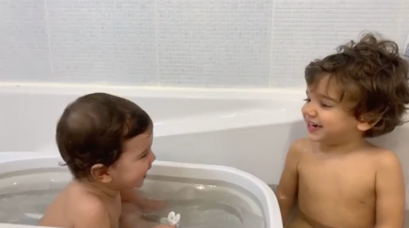 carolina deslandes benjamim guilherme Carolina Deslandes mostra filhos a tomarem banho
