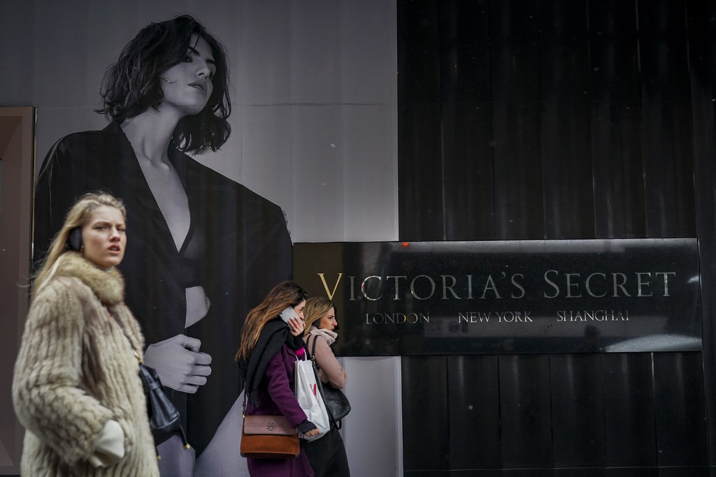 Victoria Secret Ex-Diretor De Marketing Da Victoria'S Secret Acusado De Assédio
