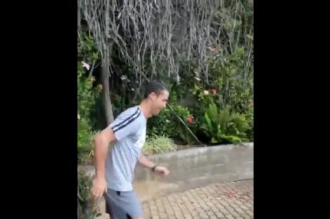 Cristiano Ronaldo 1 Ronaldo E Georgina Treinam Juntos No Jardim De Mansão Na Madeira