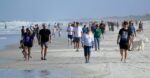 Praia Florida 1 Em Meia-Hora, Milhares De Pessoas Encheram As Praias Da Florida Após Reabrirem