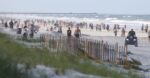 Praia Florida2 1 Em Meia-Hora, Milhares De Pessoas Encheram As Praias Da Florida Após Reabrirem