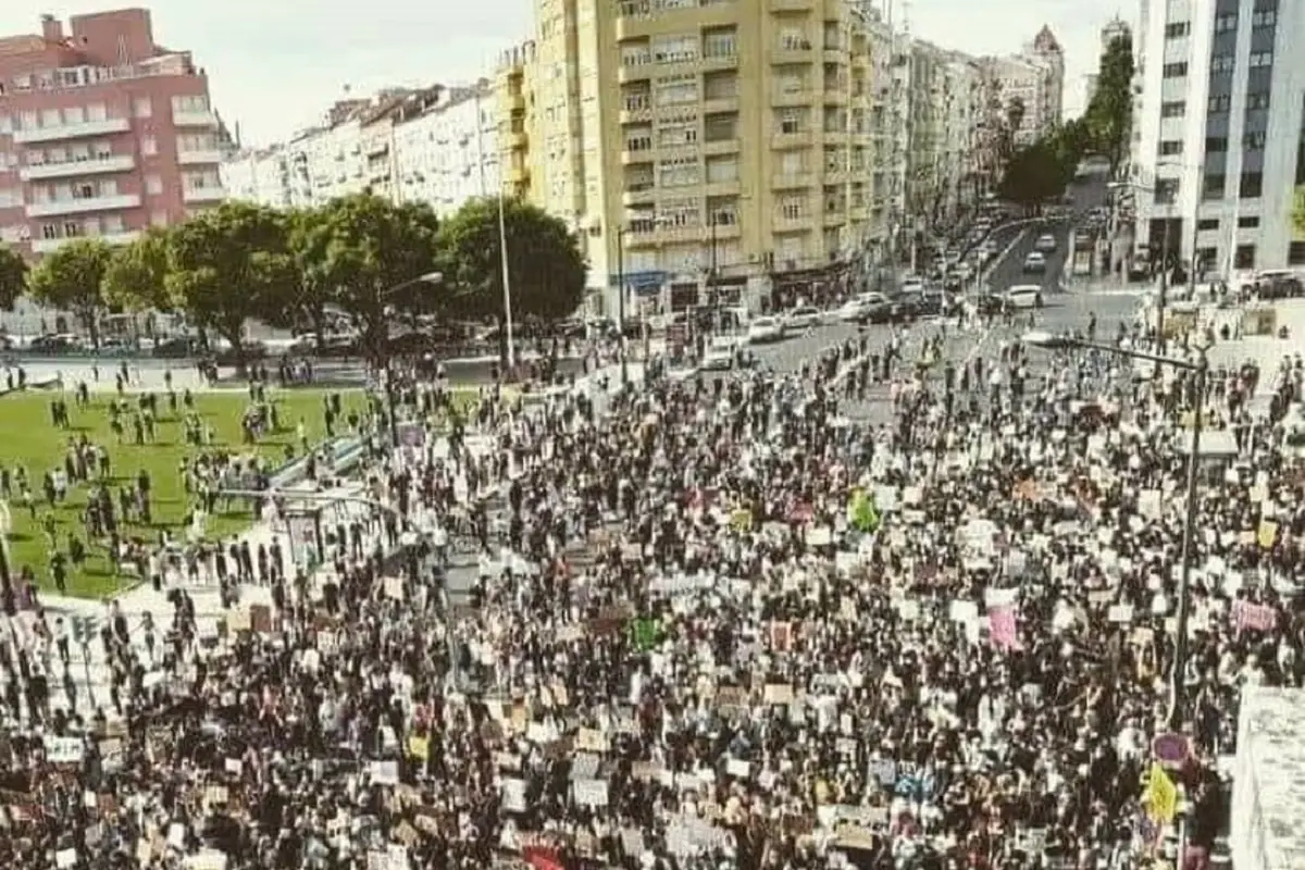 Manifestacao Em Lisboa Centenas De Manifestantes Em Lisboa. Apresentador Da Rtp Indignado