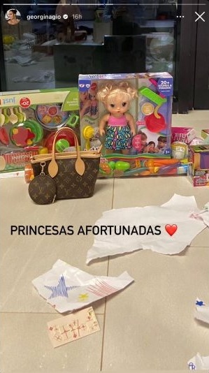 georgina rodriguez filhas malas luxo 2 Filhas de Georgina Rodríguez e Cristiano Ronaldo recebem malas de luxo