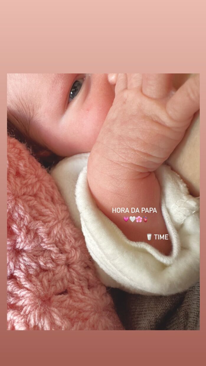 Angie Costa 2 Que Amor! Angie Costa Partilha Novo Registo Da Sua Bebé: &Quot;Hora Da Papa...&Quot;